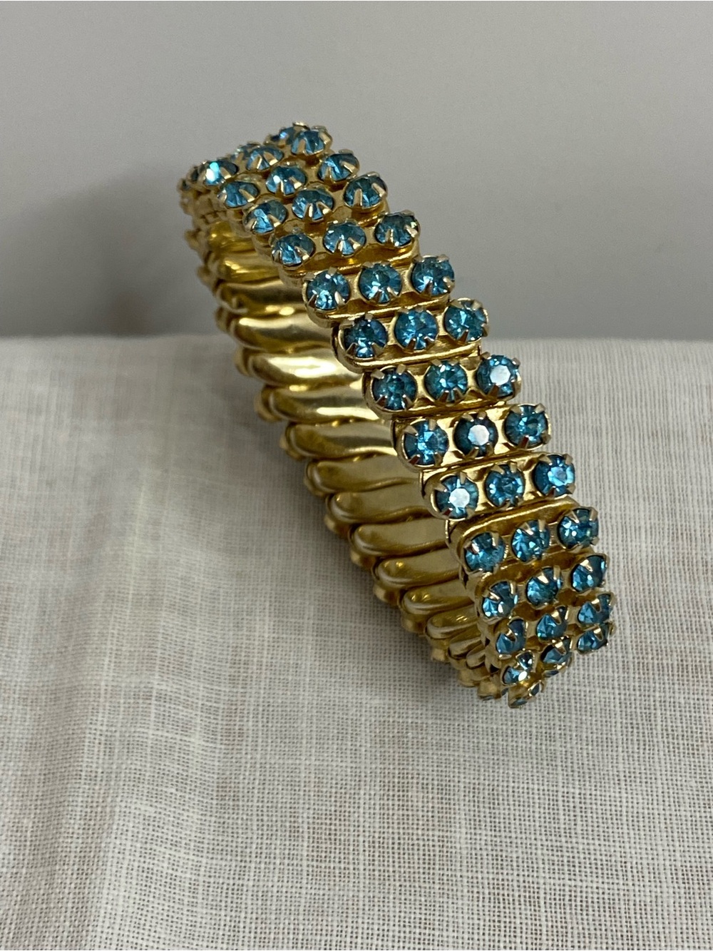 Aqua Blue Rhinestone Expansion Bracelet Stretch Gold Tone Made in Hong Kong